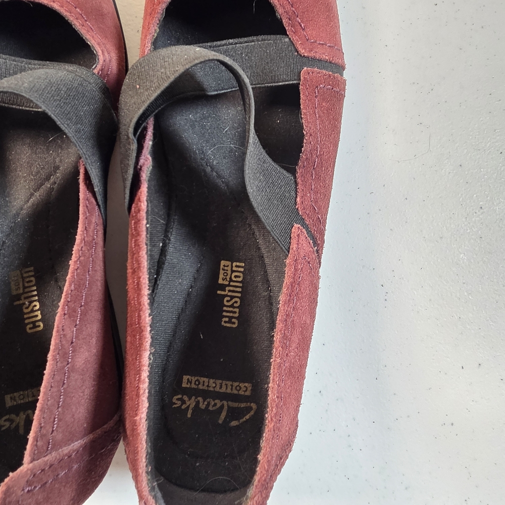 Clarks Elegant Maroon Suede Loafers - Picture 3 of 9